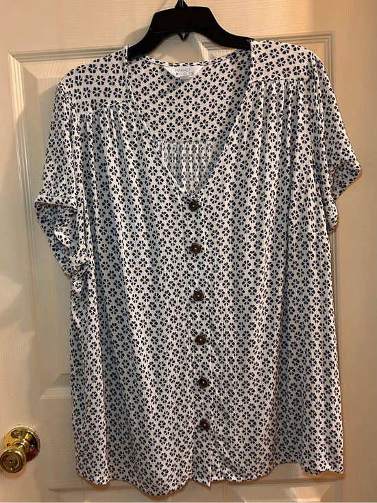 Market & Spruce Tops - Market & Spruce White Short-Sleeve Button Front Shirt with Navy Print